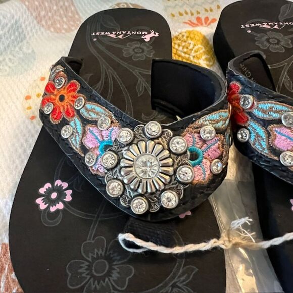 NWOT MONTANA WEST GIRLS SIZE S/M 12-13 RHINESTONE FLIP FLOPS - Picture 5 of 11